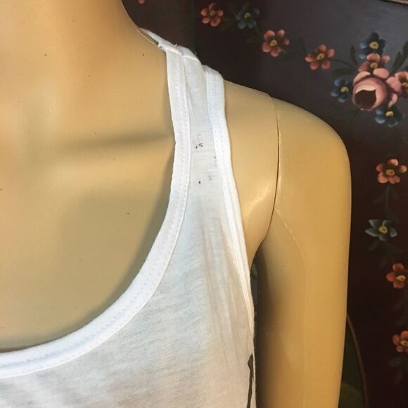 Large Heart with Arrows on Racerback Tee Sz Small - Picture 4 of 4